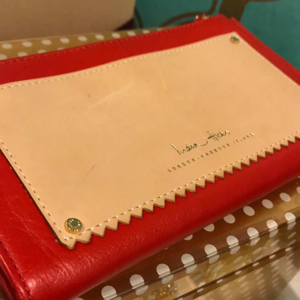 India Hicks takeout wallet